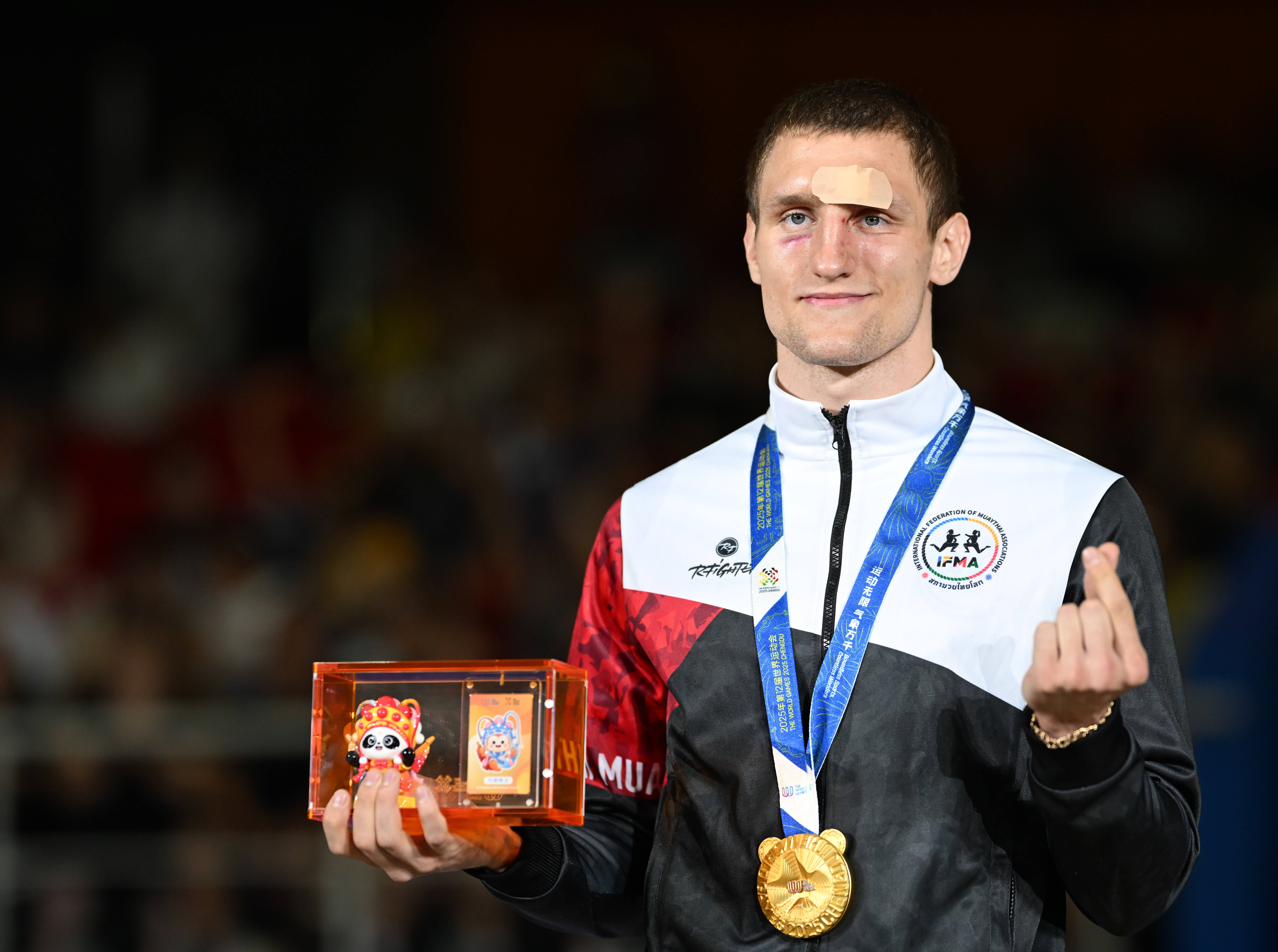 墨西哥选手在拳击比赛中如虎添翼,夺金 墨西哥选手在拳击比赛中如虎添翼,夺金