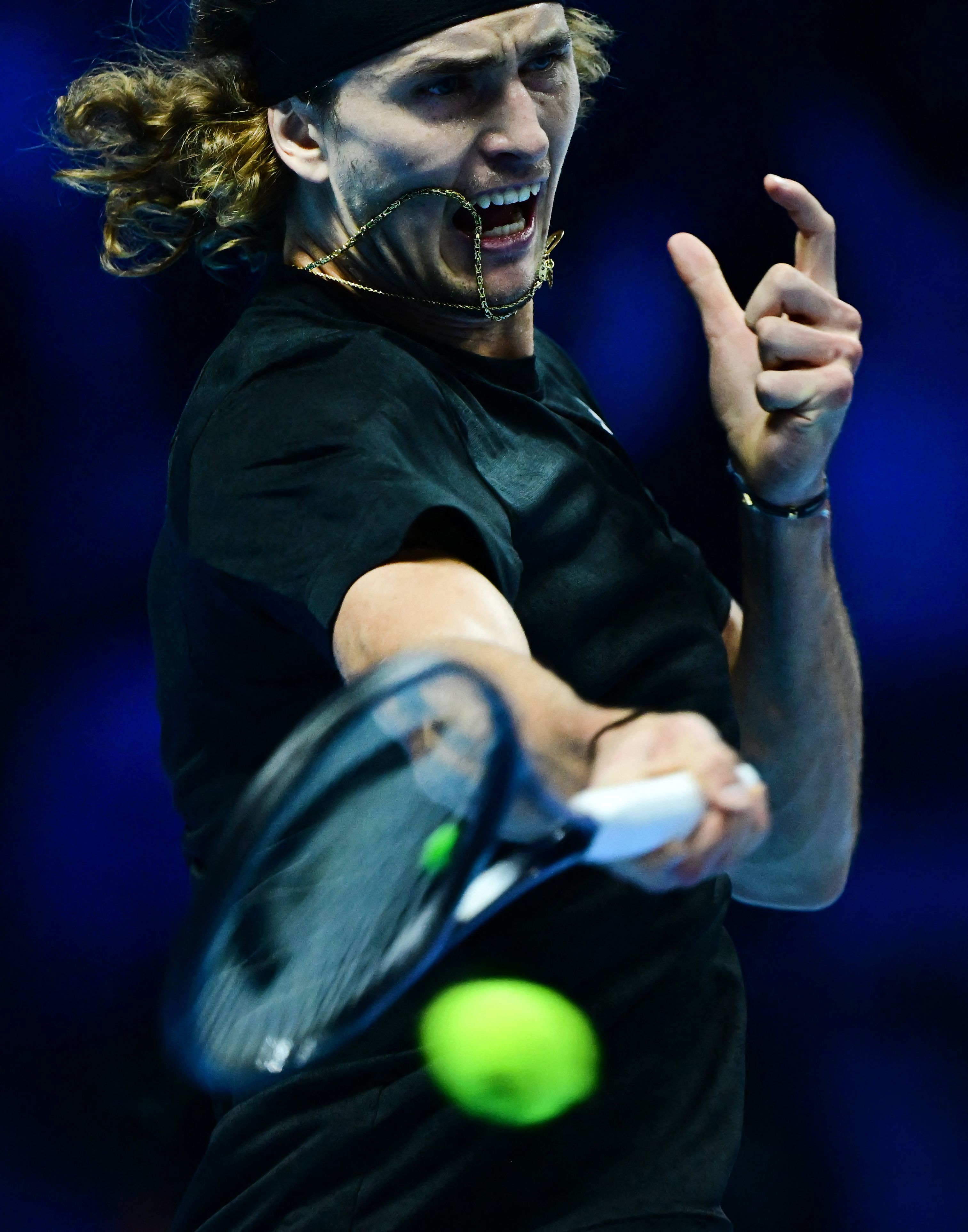 意大利网球队鏖战世界网球队，梅德韦杰夫关键制胜