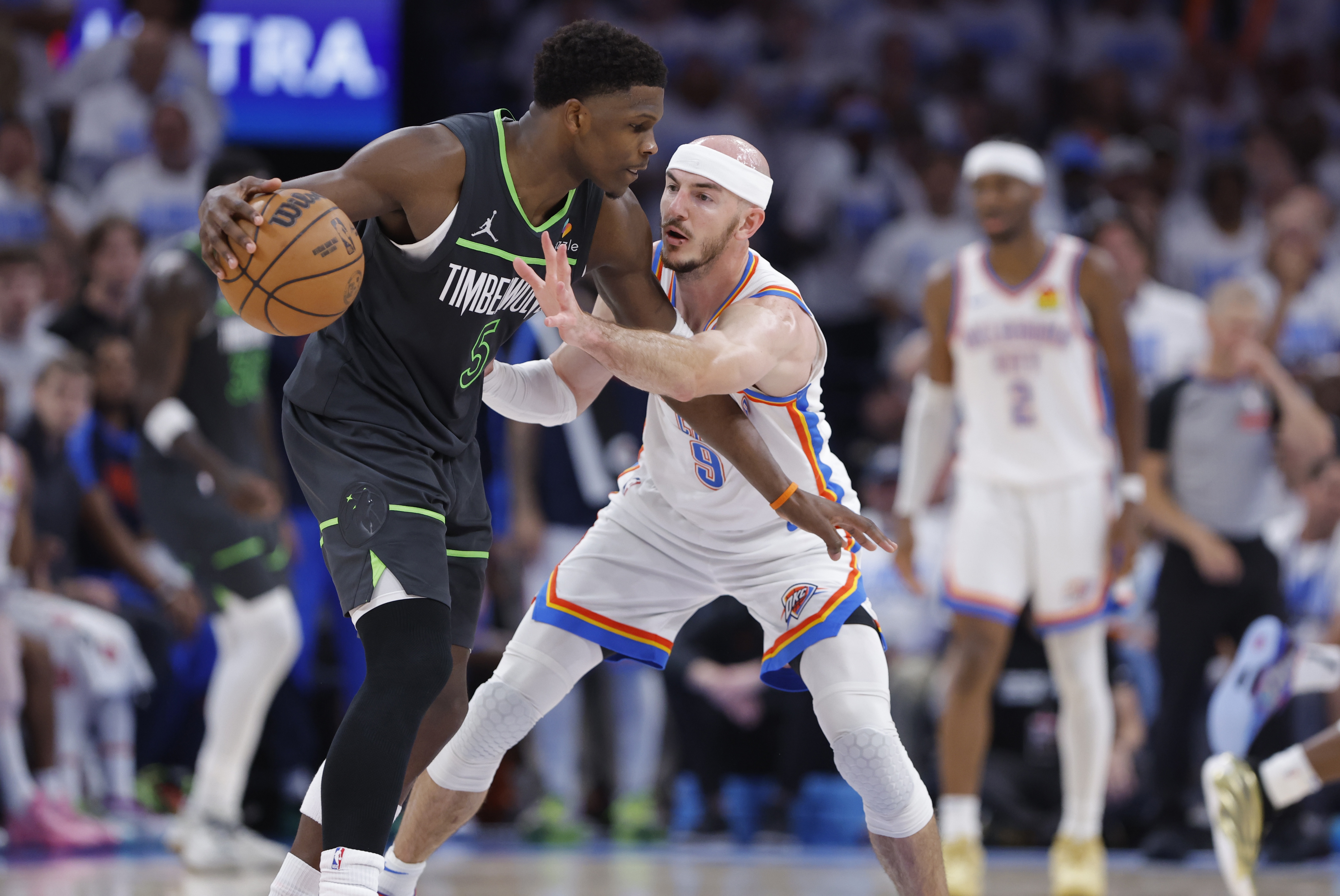 灰熊鏖战雷霆，浓眉哥统治全场