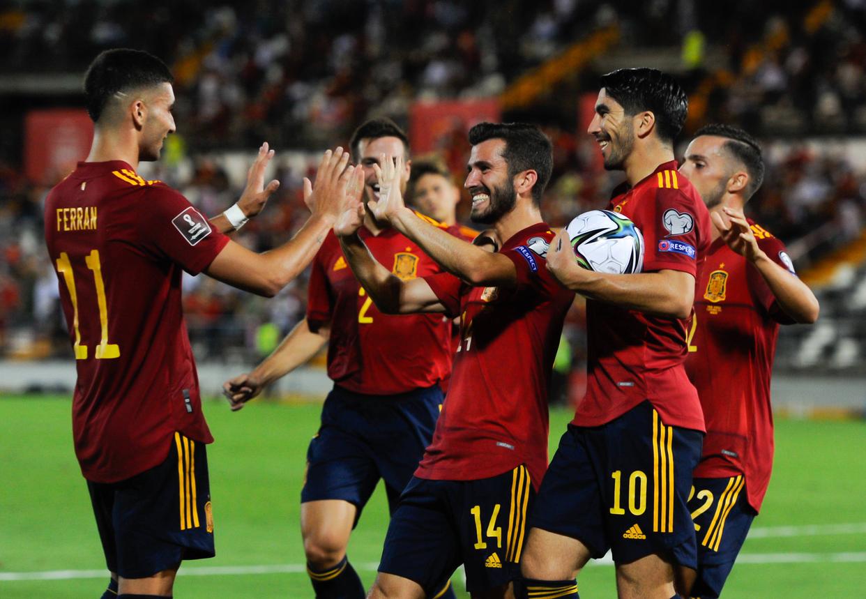 西班牙险胜哥伦比亚，卡瓦哈尔刷新纪录