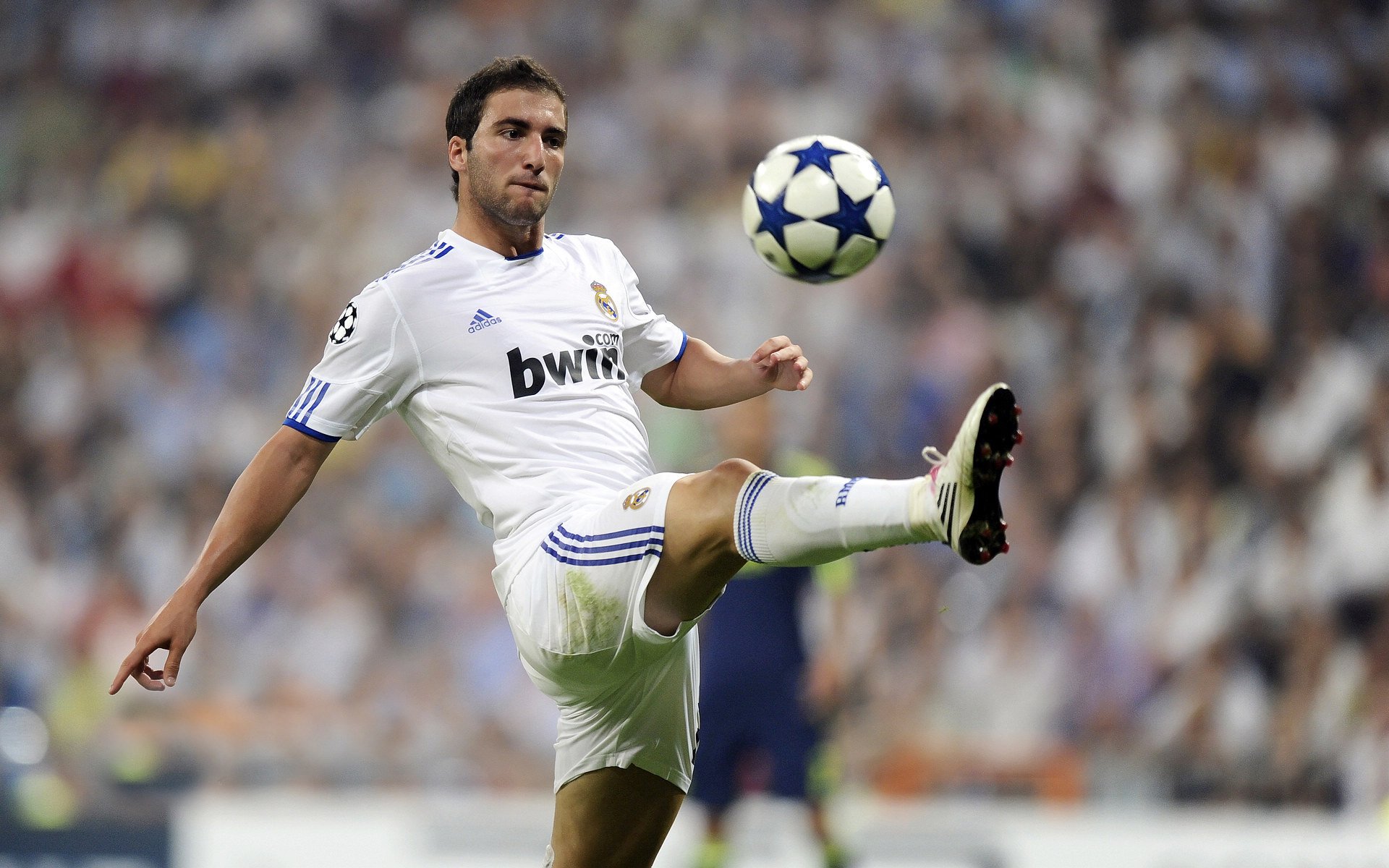 巴西连续得分压制卡塔尔，巴雷拉持续制造杀伤