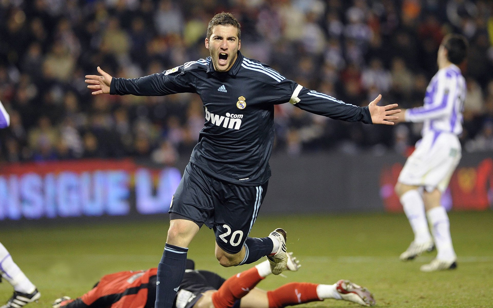 西甲国家德比末节风云，马赛式逆袭带走美国梦