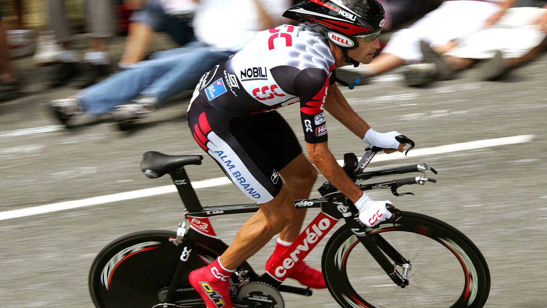 绿茵烽火,乌拉圭闪电战碾压太极虎,塔雷米独舞点亮世界杯头名之战